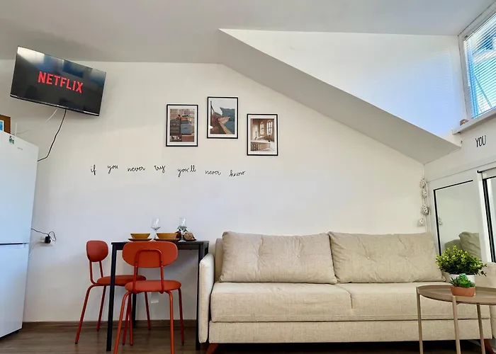 Comfy By Cosher Apartament