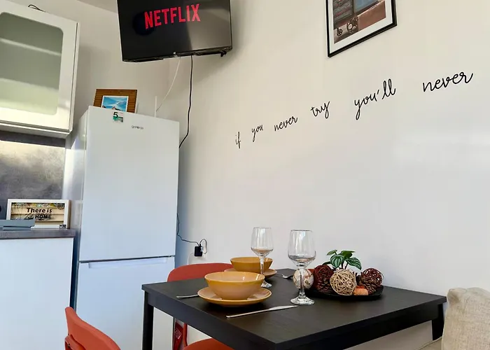 Comfy By Cosher Apartament *